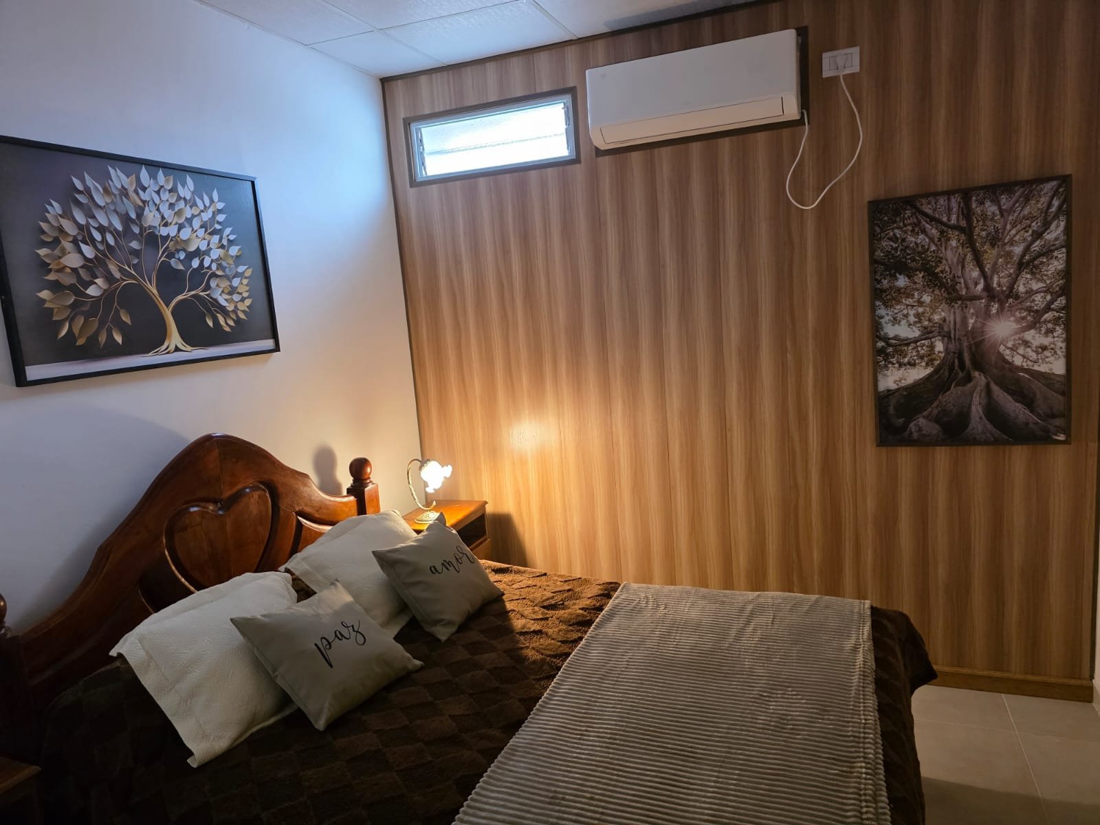 Habitación matrimonial, vista de noche